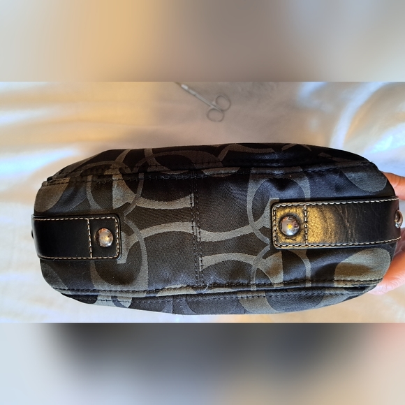 GENUINE COACH LEATHER AND JACQUARD CONVERTIBLE BUCKET BAG - Picture 6 of 16